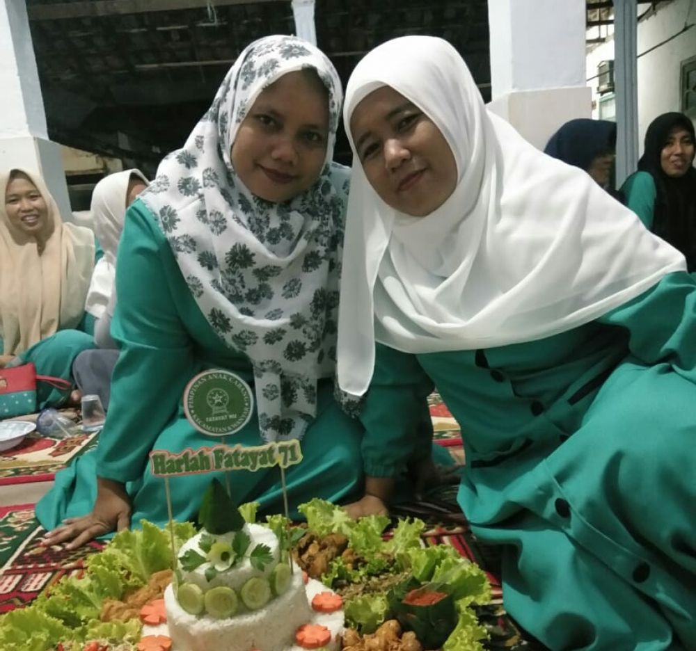 (kanan) Ketua Pelaksana acara Harlah Fatayat NU ke-71, Siti Aisyah. ((foto : advokasi.co)